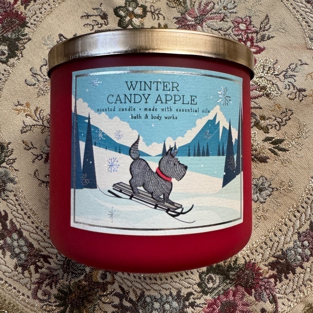 Bath and Body Works Winter Candy Apple 3 Wick Candle (2019)